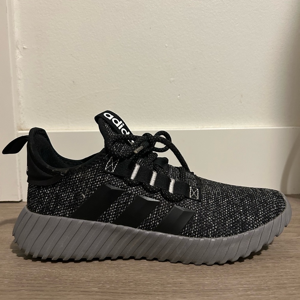 Brand New! Men’s Adidas Black and White Sneakers (size: 9)